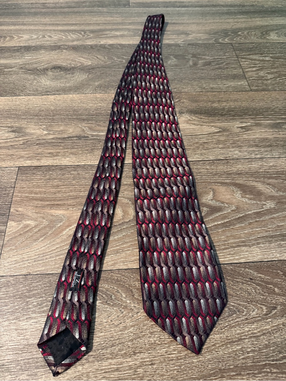 Men's Red and Black 100% Silk Patterned Tie - Classic Formal Accessory